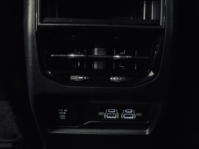 2023 Jeep Grand Cherokee Laredo 4x4