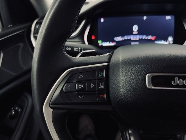 2023 Jeep Grand Cherokee Laredo 4x4