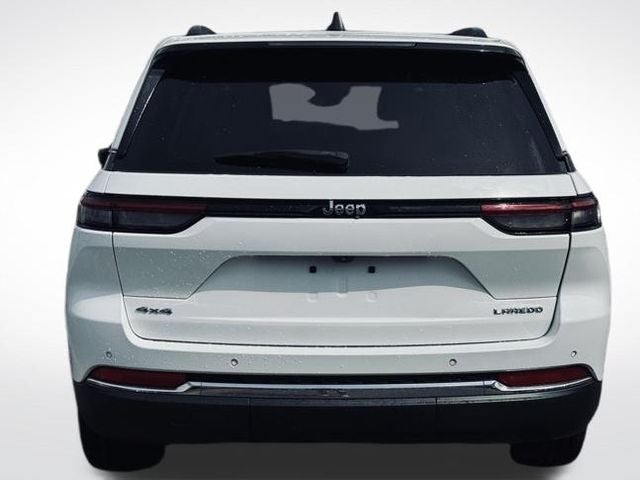 2023 Jeep Grand Cherokee Laredo 4x4