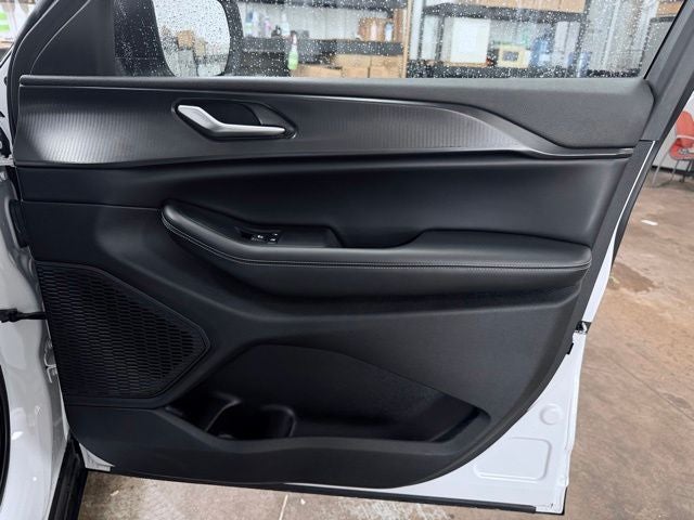 2023 Jeep Grand Cherokee Laredo 4x4