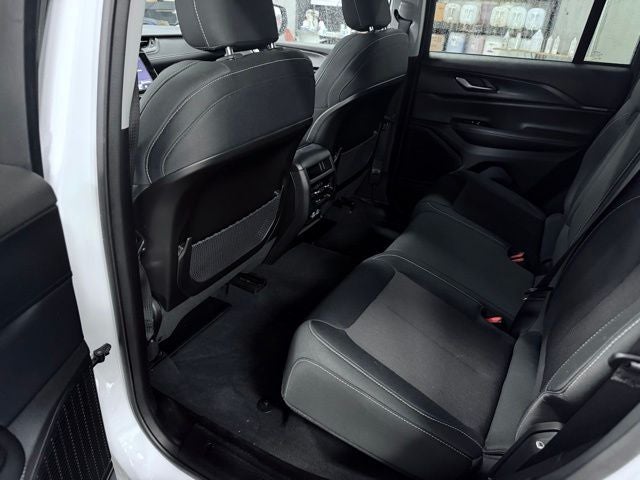 2023 Jeep Grand Cherokee Laredo 4x4