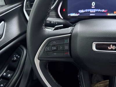 2023 Jeep Grand Cherokee Laredo 4x4