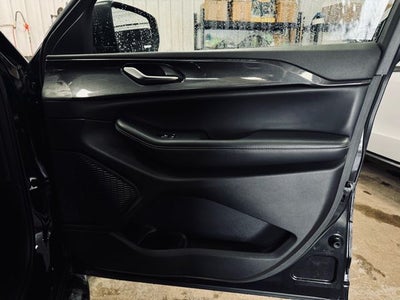 2023 Jeep Grand Cherokee Laredo 4x4