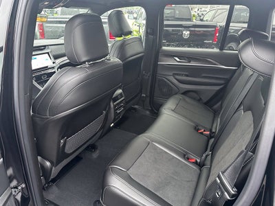2027 Jeep Grand Cherokee Altitude