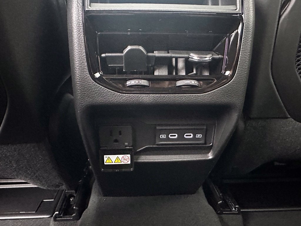 2027 Jeep Grand Cherokee Altitude