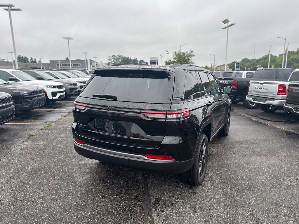 2027 Jeep Grand Cherokee Altitude