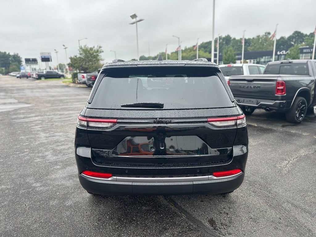 2027 Jeep Grand Cherokee Altitude