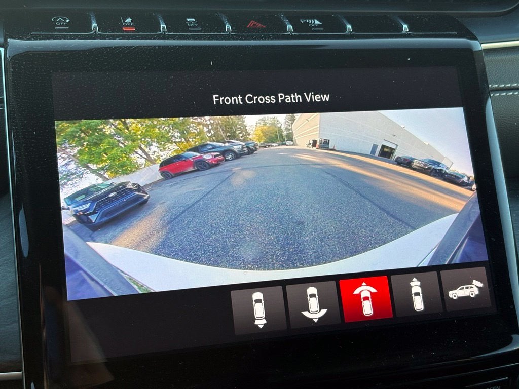 2023 Jeep Grand Cherokee Limited * Certified Pre-Owned *