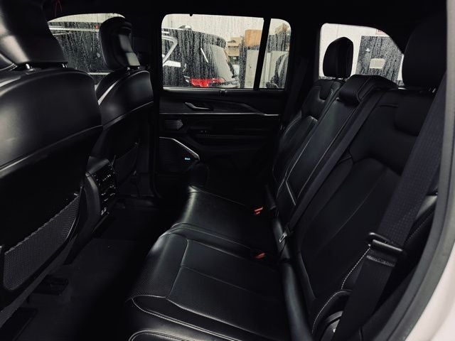 2023 Jeep Grand Cherokee Overland 4x4