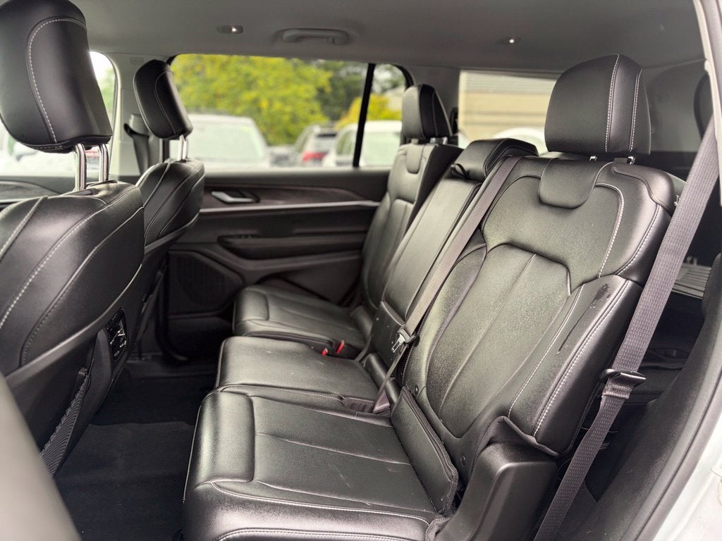2023 Jeep Grand Cherokee L Limited * Certified Pre-Owned *