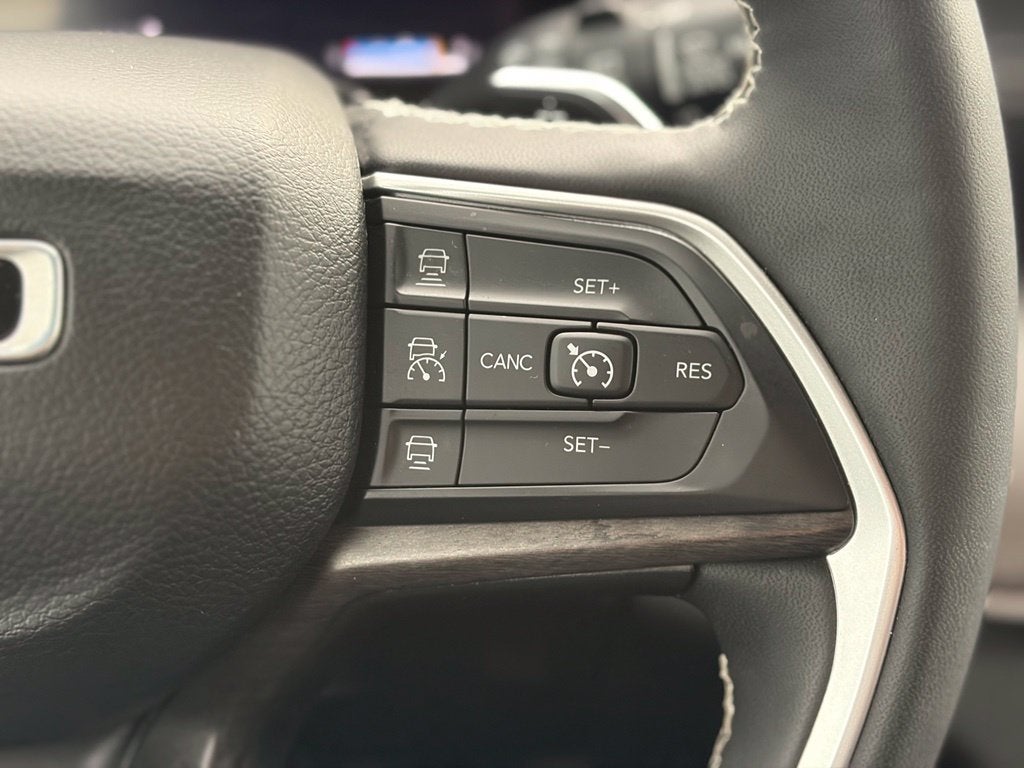2023 Jeep Grand Cherokee L Limited * Certified Pre-Owned *