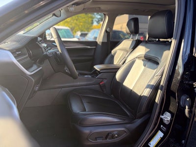 2023 Jeep Grand Cherokee L Limited * Certified Pre-Owned *