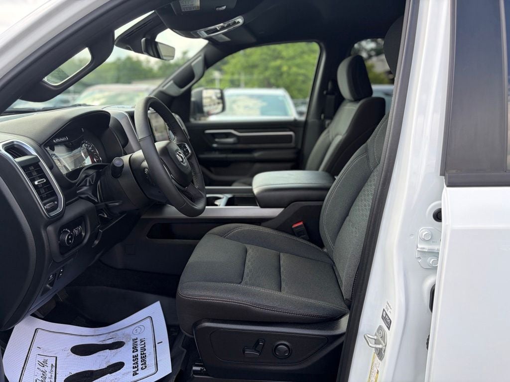 2025 RAM 1500 Big Horn Crew Cab 4x4 5'7' Box