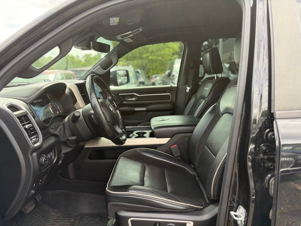 2019 RAM 1500 Laramie Crew Cab 4x4 5'7' Box