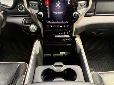 2019 RAM 1500 Laramie Crew Cab 4x4 5'7' Box