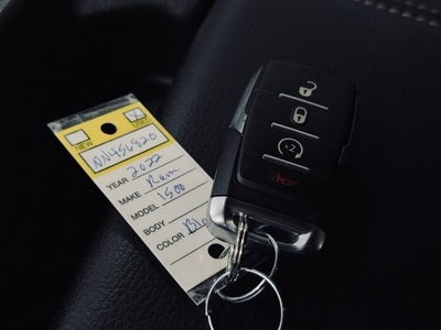 2022 RAM 1500 Laramie Crew Cab 4x4 5'7' Box