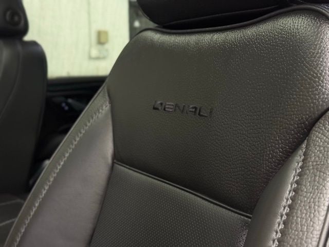 2022 GMC Yukon XL 4WD Denali