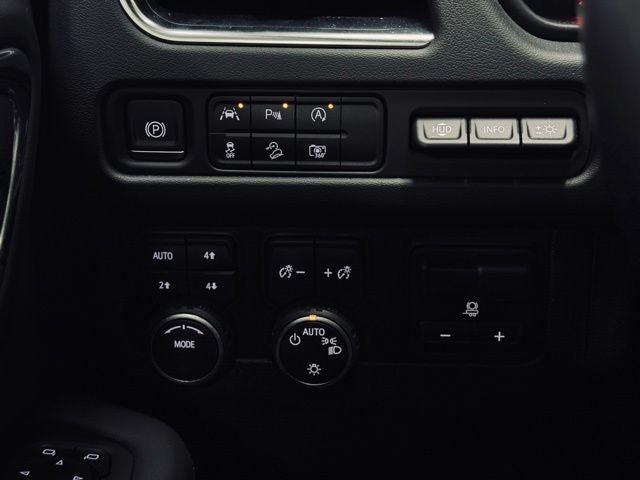 2023 Chevrolet Suburban 4WD High Country