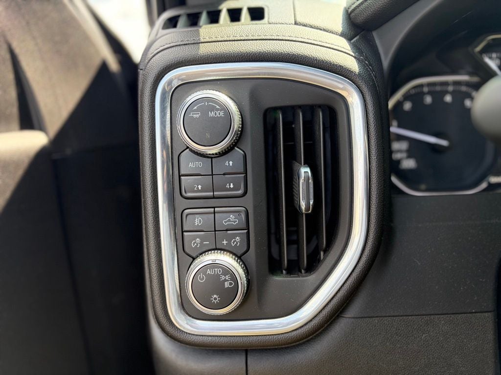 2021 GMC Sierra 1500 4WD Crew Cab Short Box Elevation
