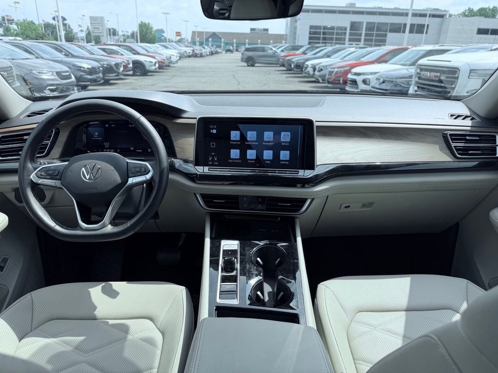 2025 Volkswagen Atlas 2.0T SE w/Technology
