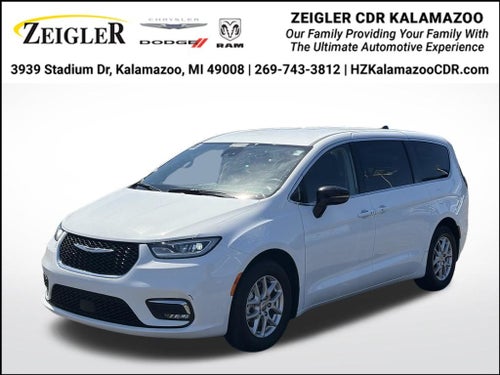 2024 Chrysler Pacifica Touring L * Certified Pre-Owned *