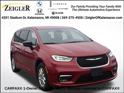 2025 Chrysler Pacifica Select