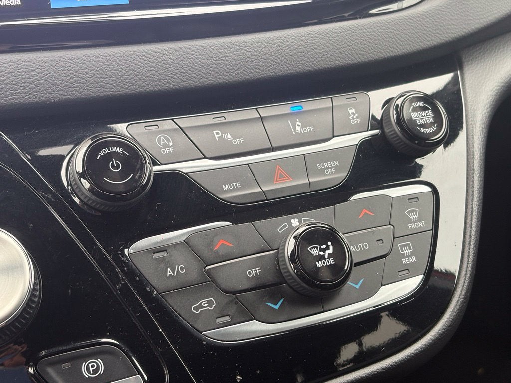 2025 Chrysler Pacifica Select