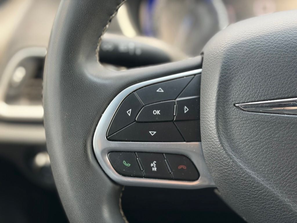 2025 Chrysler Pacifica Select * Certified Pre-Owned *
