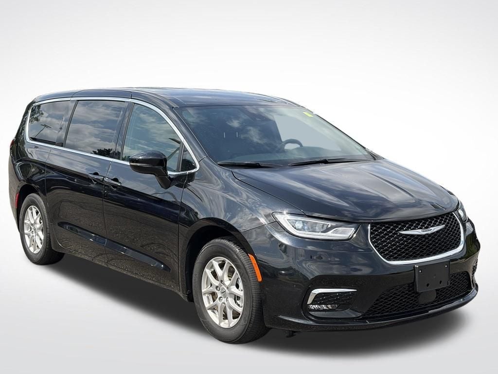 2025 Chrysler Pacifica Select * Certified Pre-Owned *