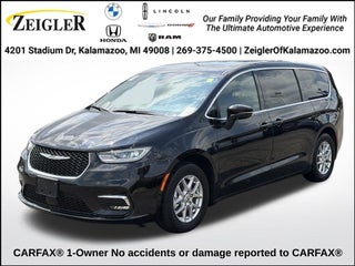 2025 Chrysler Pacifica Select * Certified Pre-Owned *