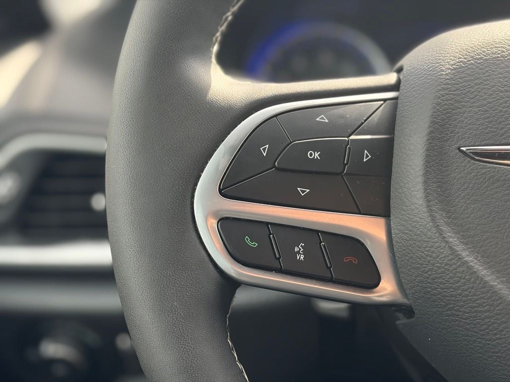 2025 Chrysler Pacifica Select * Certified Pre-Owned *