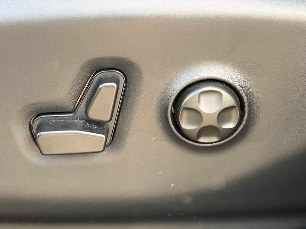 2025 Chrysler Pacifica Select * Certified Pre-Owned *