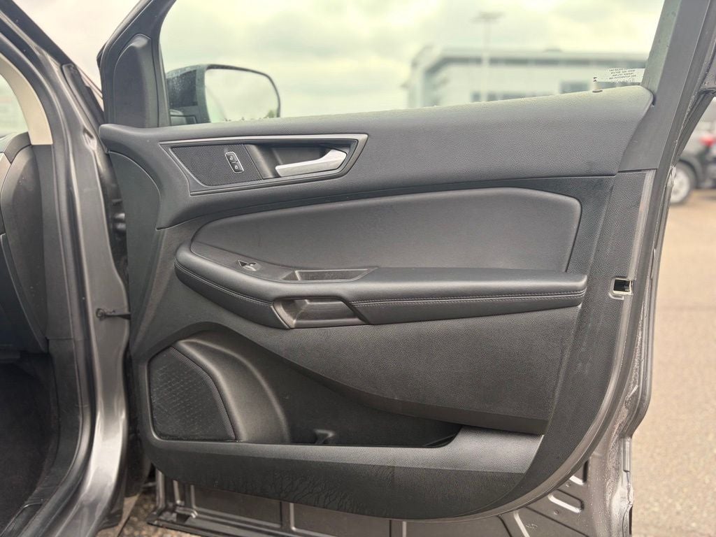 2023 Ford Edge SE