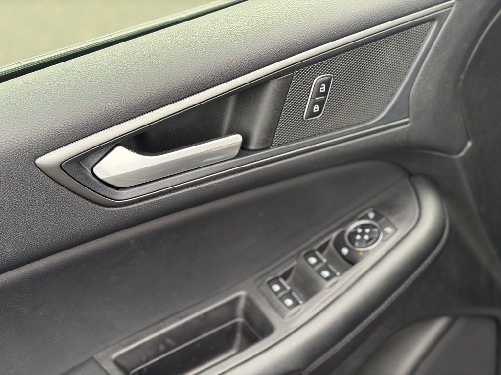 2023 Ford Edge SE
