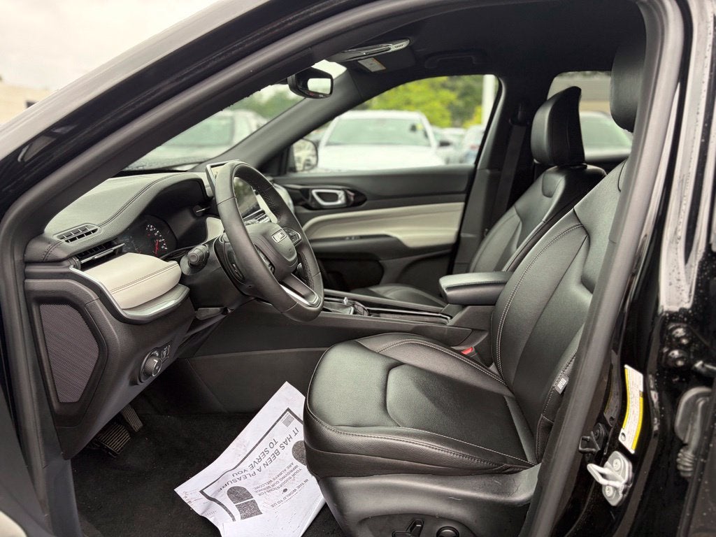 2025 Jeep Compass Limited * Certified Pre-Owned *