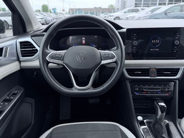 2025 Volkswagen Taos 1.5T SE