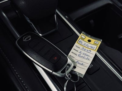 2023 Nissan Pathfinder SL 4WD