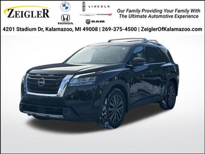 2023 Nissan Pathfinder SL 4WD