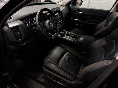 2023 Nissan Pathfinder SL 4WD