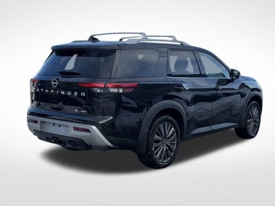 2023 Nissan Pathfinder SL 4WD