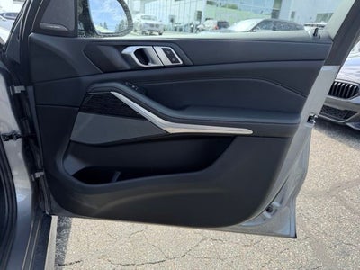 2025 BMW X5 M60i