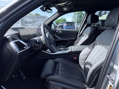 2025 BMW X5 M60i