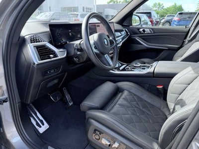 2025 BMW X5 M60i