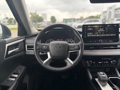 2025 Mitsubishi Outlander ES