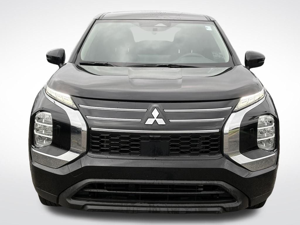 2025 Mitsubishi Outlander ES