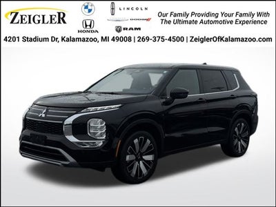 2025 Mitsubishi Outlander Base