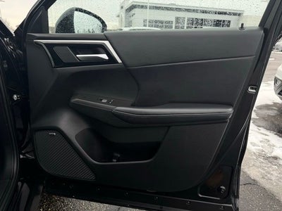 2025 Mitsubishi Outlander Base