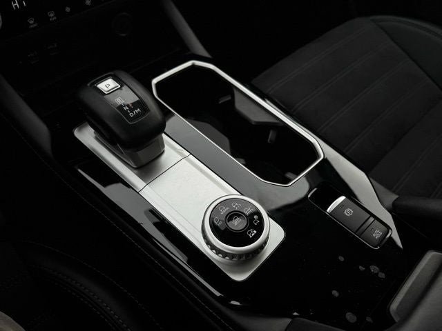 2025 Mitsubishi Outlander Base