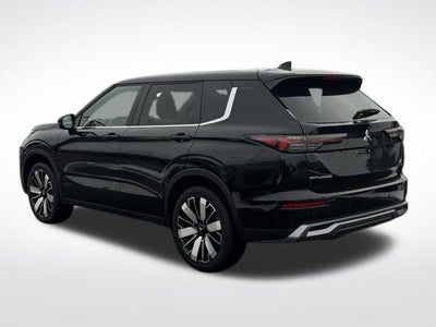 2025 Mitsubishi Outlander Base