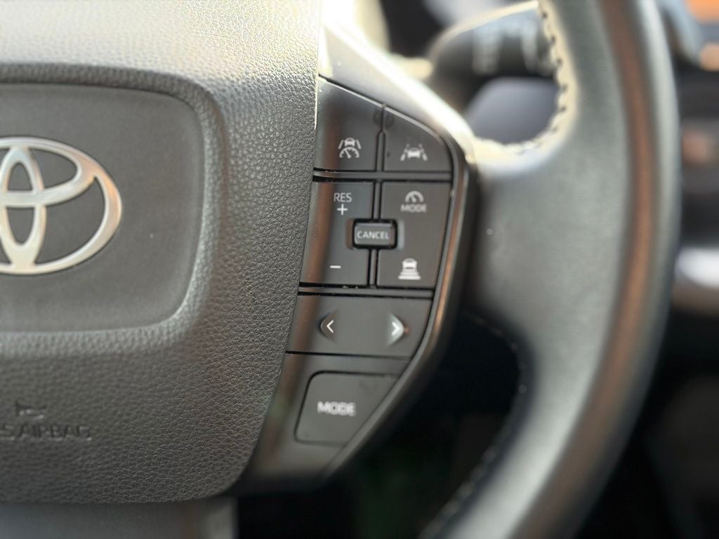 2025 Toyota Prius LE
